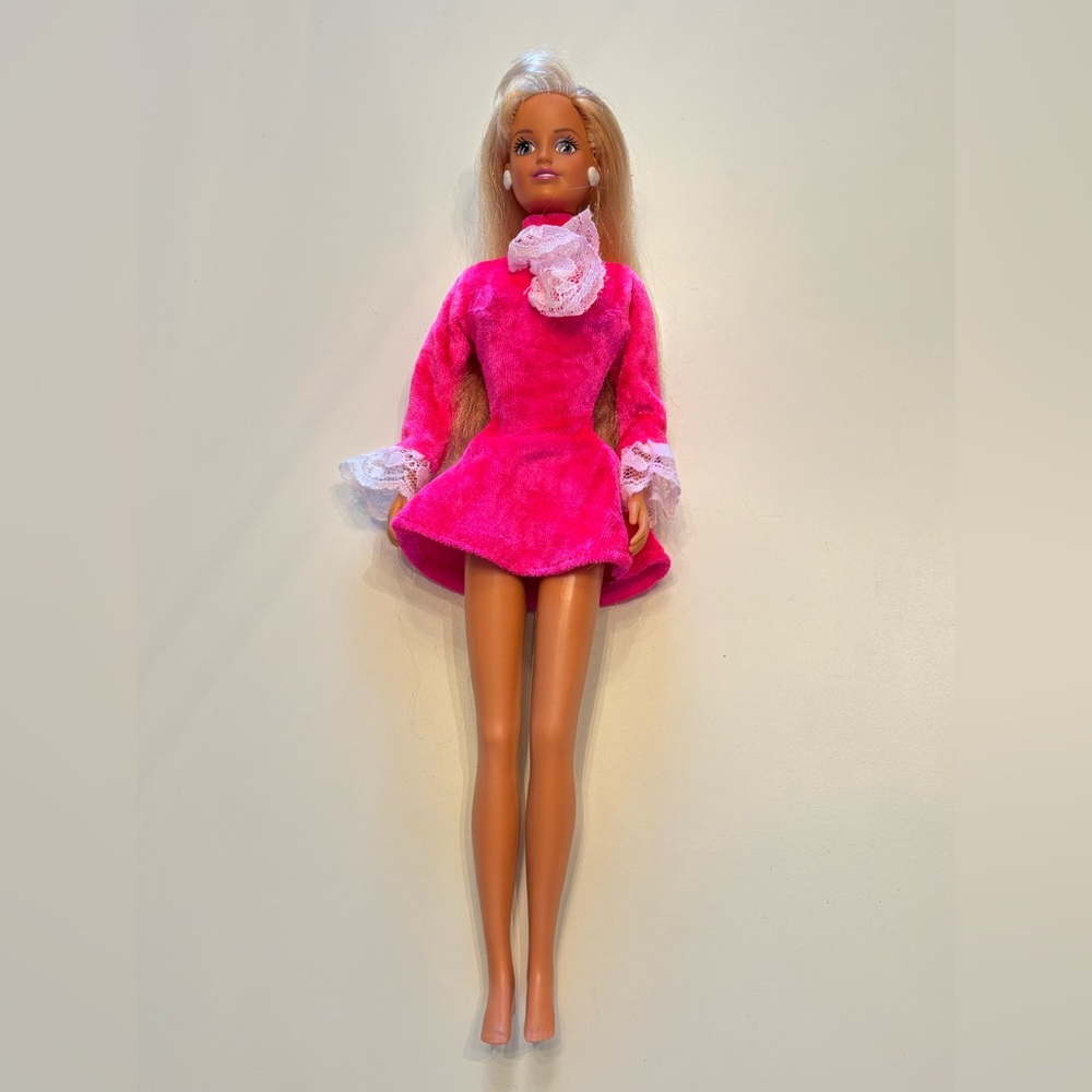 Magic Curl Sindy doll